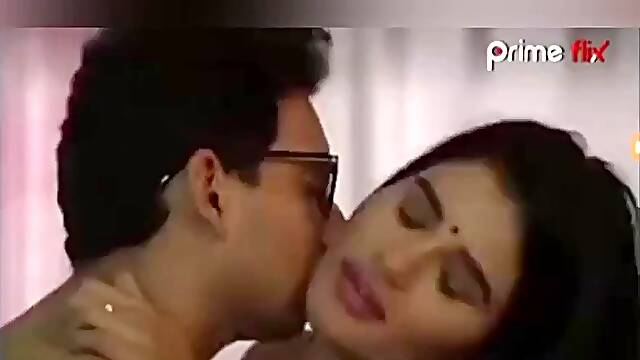 Boss ki hot wife Ko Service Di