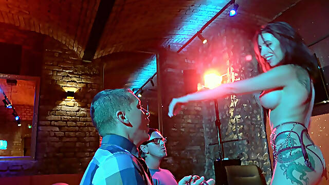 Hot slut Lola Bulgari with fake tits and hard threesome