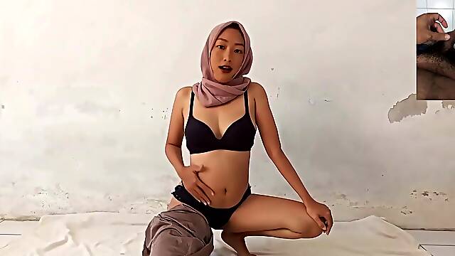 Asian Hijab Women Pinay Masturbate In Call With Boyfriend