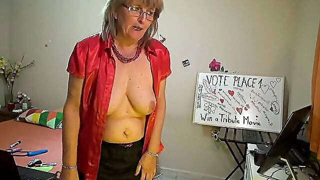 The voting class simultanuous 6 languages